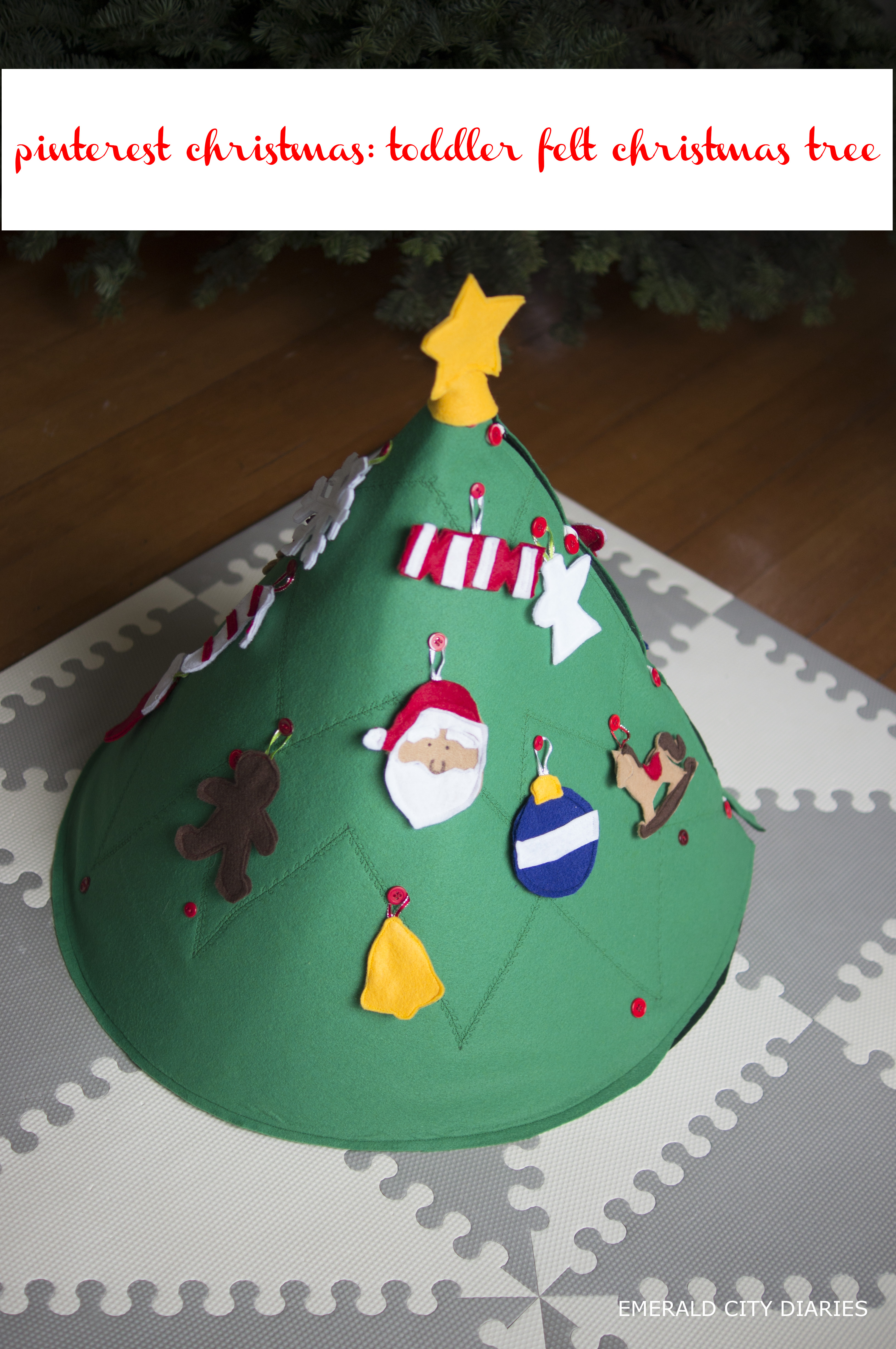 Pinterest Christmas: Toddler Felt Christmas Tree {Linky Party}.